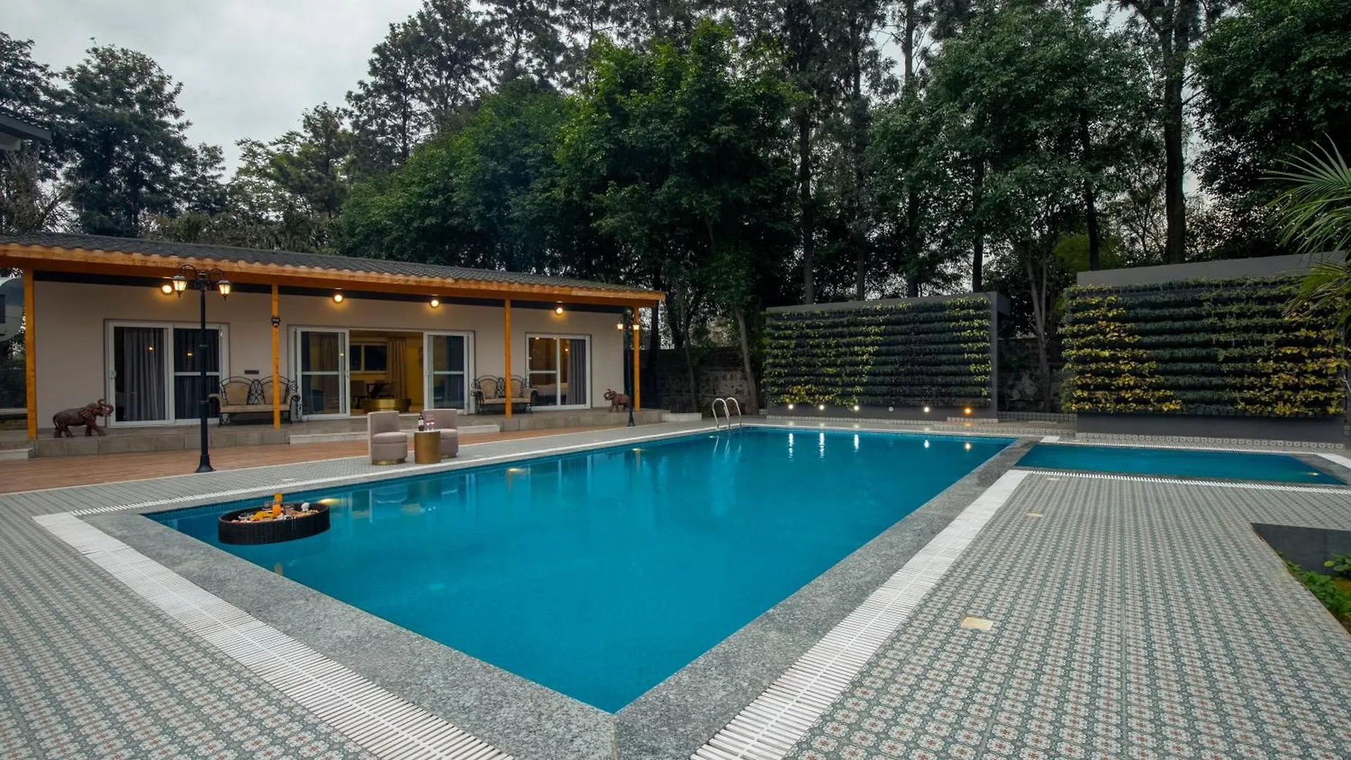 Elivaas 6 Bhk Farmstay With Pvt Pool & Garden - Esh Gurgaon India