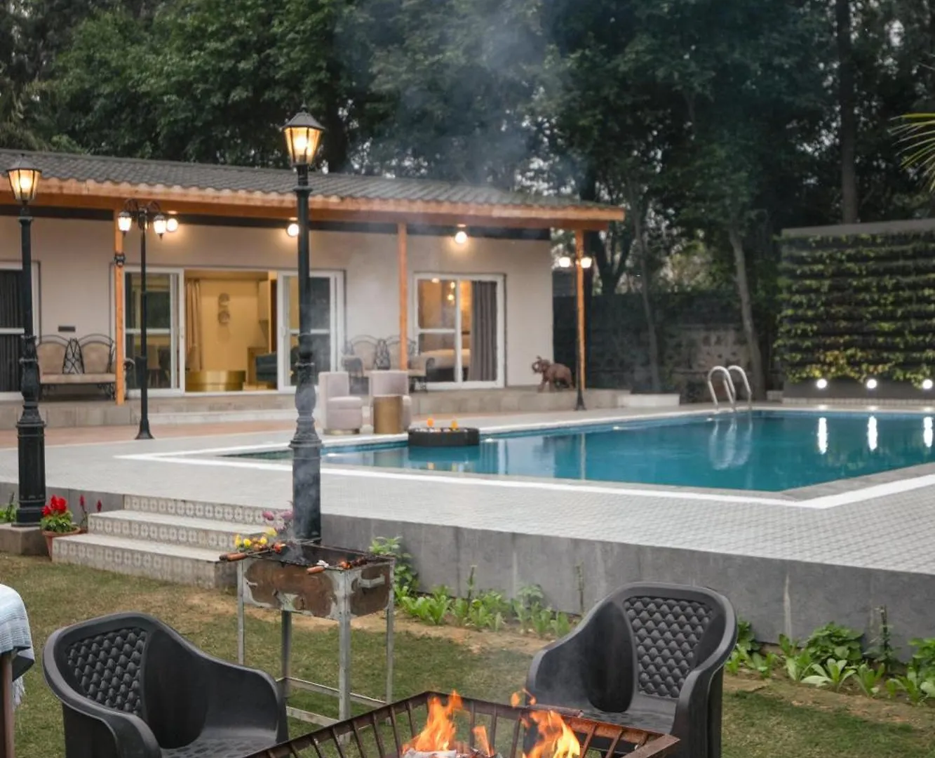 Elivaas 6 Bhk Farmstay With Pvt Pool & Garden - Esh Γκουργκάον