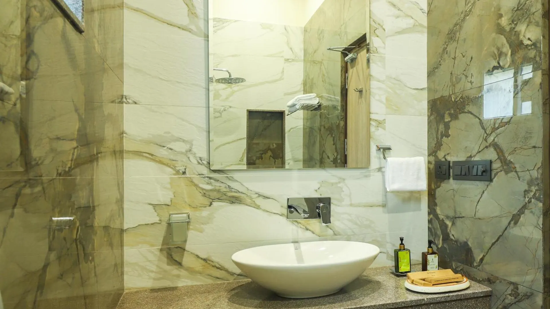 Βίλα Elivaas 6 Bhk Farmstay With Pvt Pool & Garden - Esh Γκουργκάον