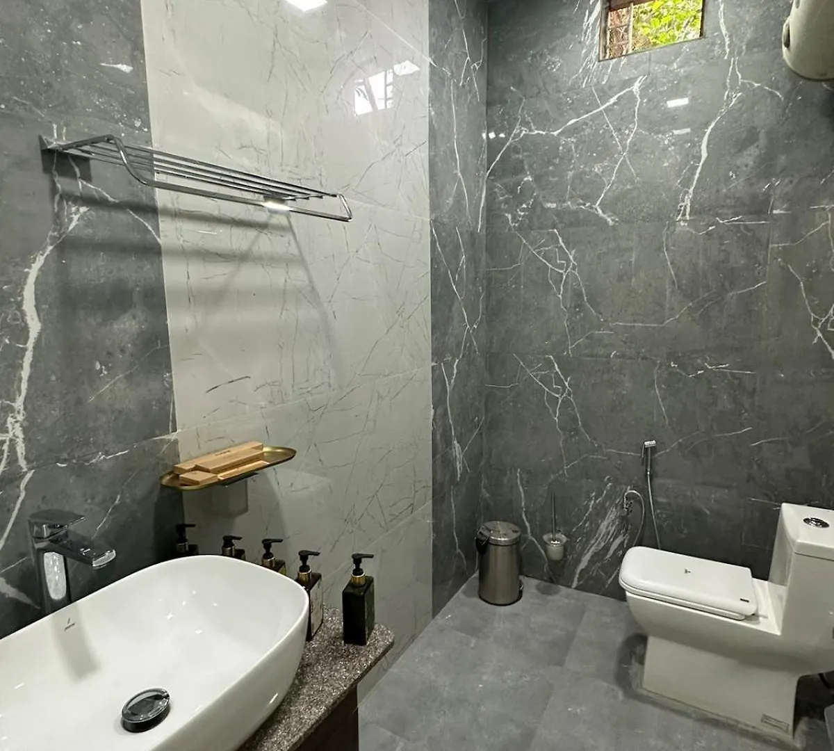 Elivaas 6 Bhk Farmstay With Pvt Pool & Garden - Esh Γκουργκάον